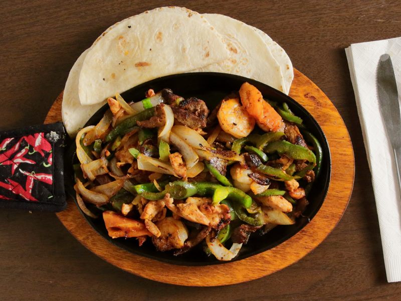 Los Magueyes Mexican Grill food