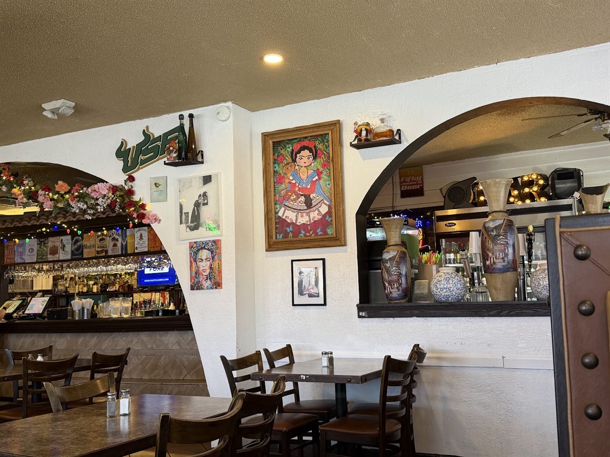Los Magueyes Mexican Grill